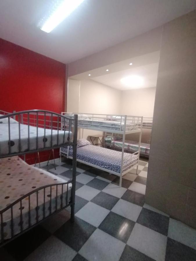 Hostal Casa Rosa - Madrid — Photos 3